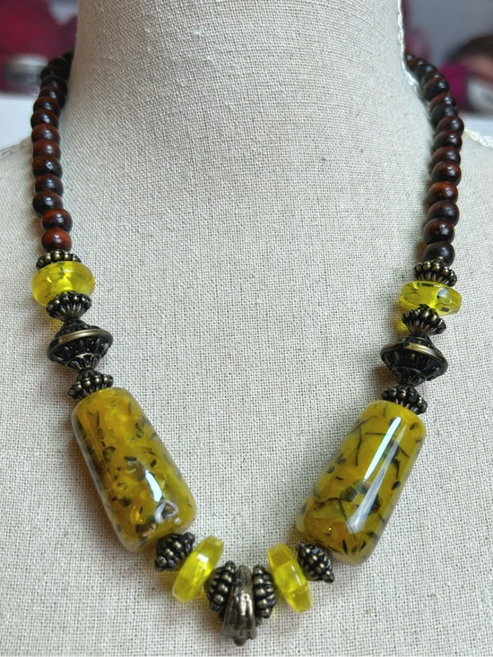 Jewelry - 💝 2/20$ Bohemian Amber-Yellow/Green Resin & Wood Bead Necklace Earthy Hippie